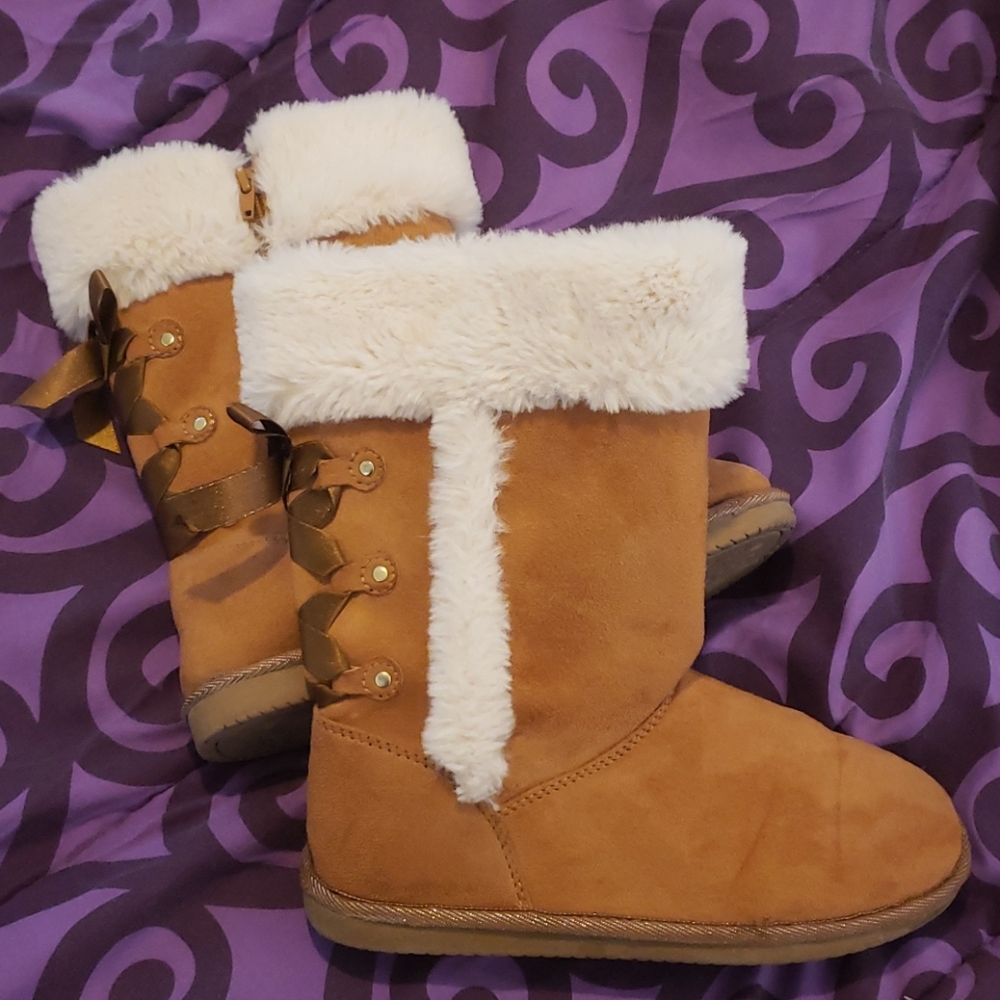 Girls boots